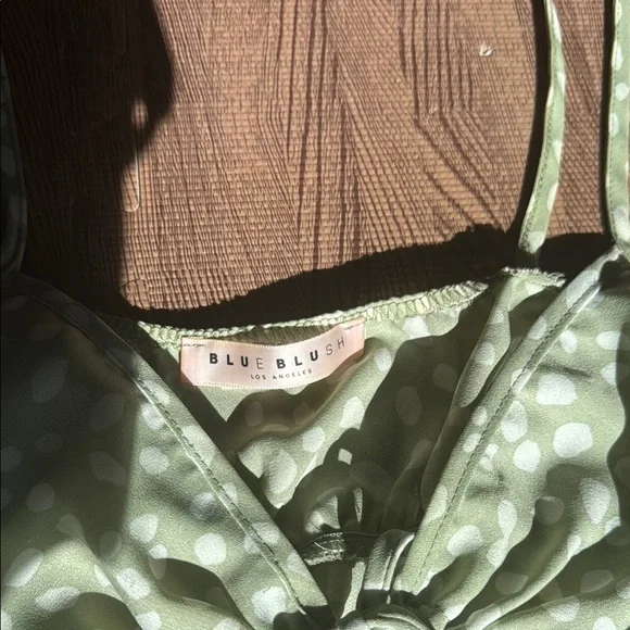 FOREVER 21 GREEN AND WHITE TIE FLOWY TANK TOP SIZE MEDIUM - Picture 2 of 3